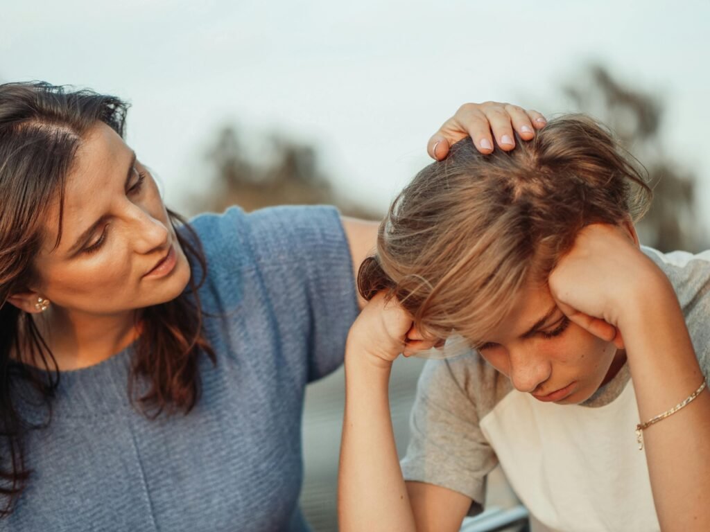 Adolescent en détresse émotionnelle – Besoin de soutien psychologique et thérapie adaptée pour adolescents."